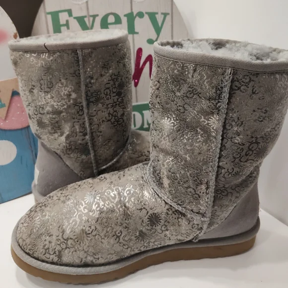 Rare Vintage Y2K UGG Australia Mid Calf Signature Monogram Suede Boots, 9 - Picture 15 of 16